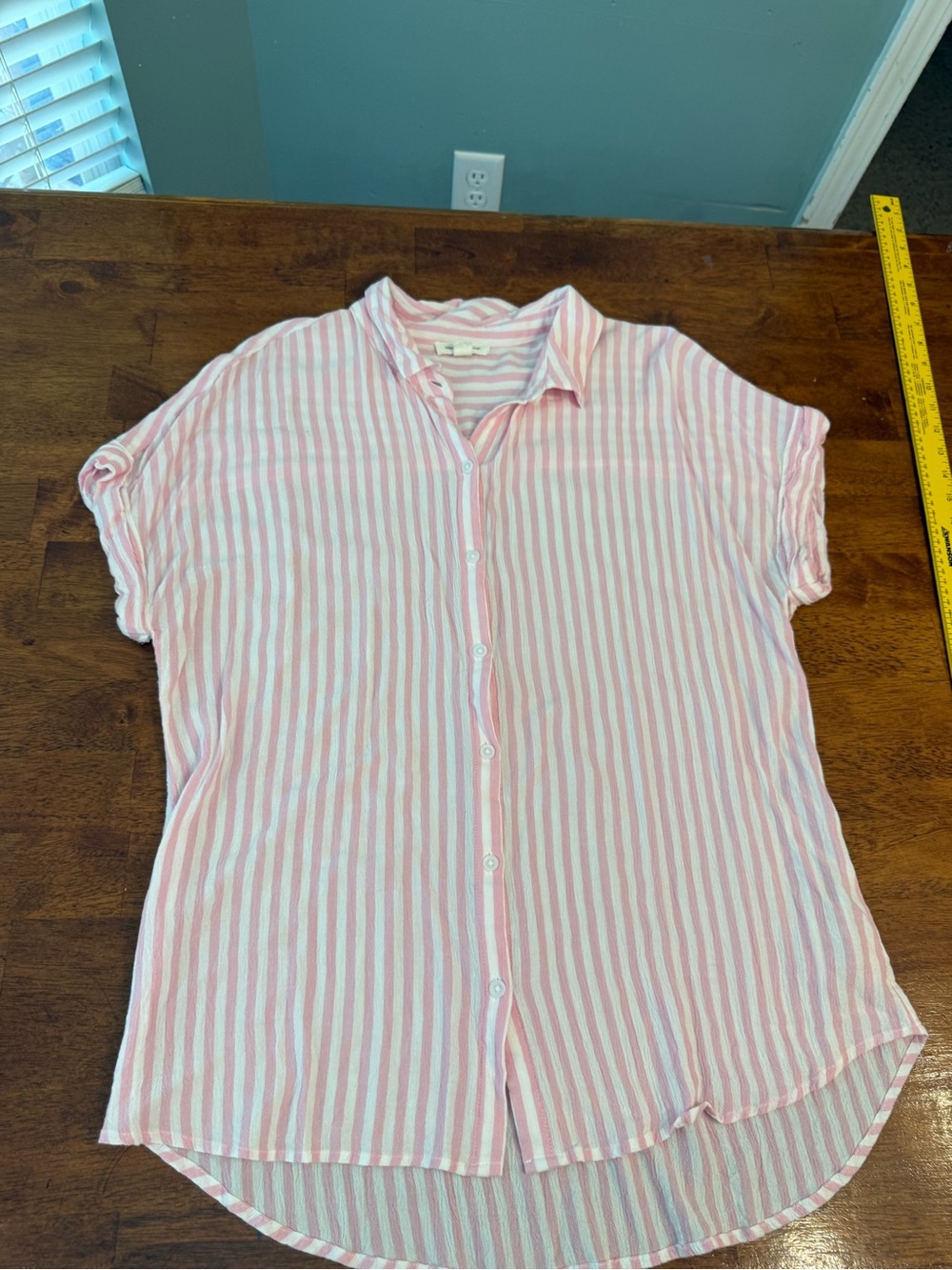 Beach Lunch Lounge Women's XL Pink White Vertical Striped Short Sleeve Button Up